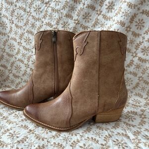 Stylish Tan Ankle Booties